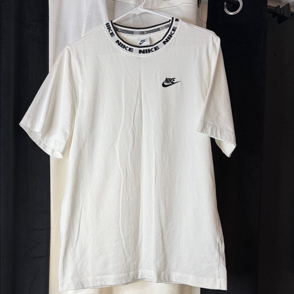 Nike Men's White Tee with Logo Collar